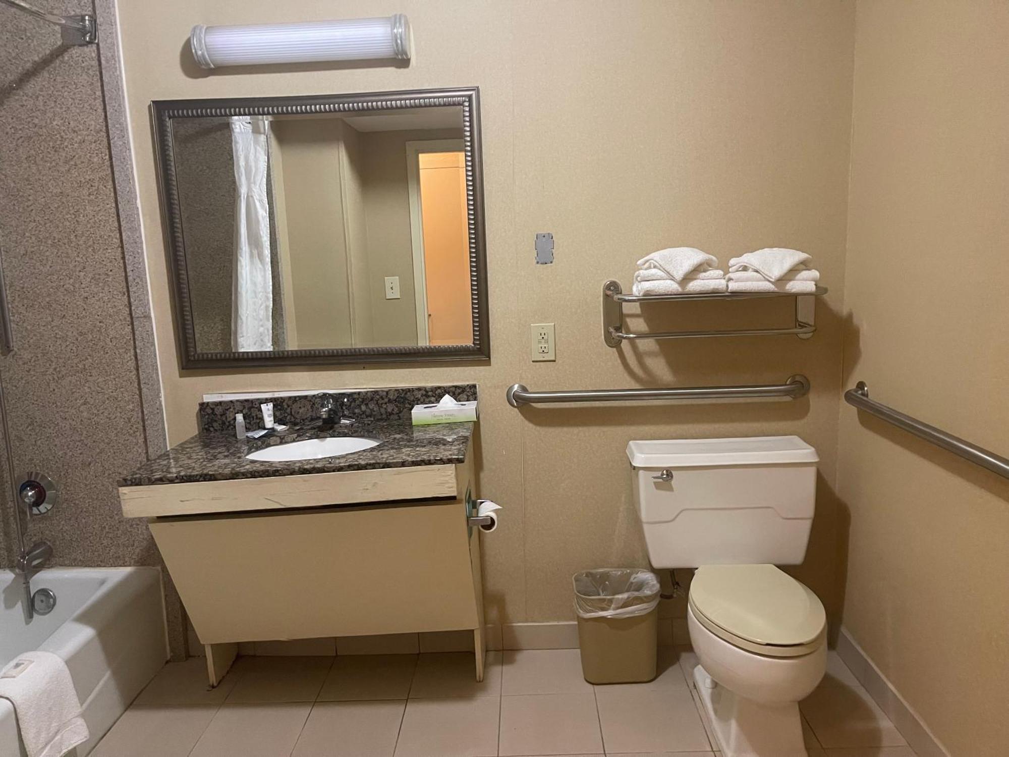 Budgetel Inn & Suites Atlanta Доравилл Экстерьер фото