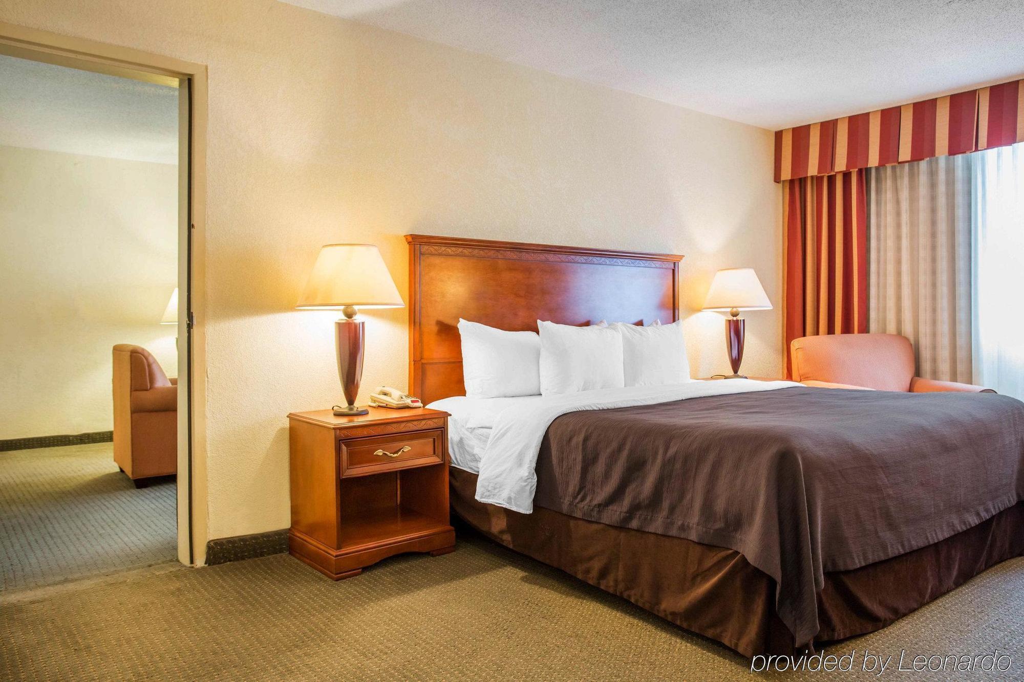 Budgetel Inn & Suites Atlanta Доравилл Экстерьер фото