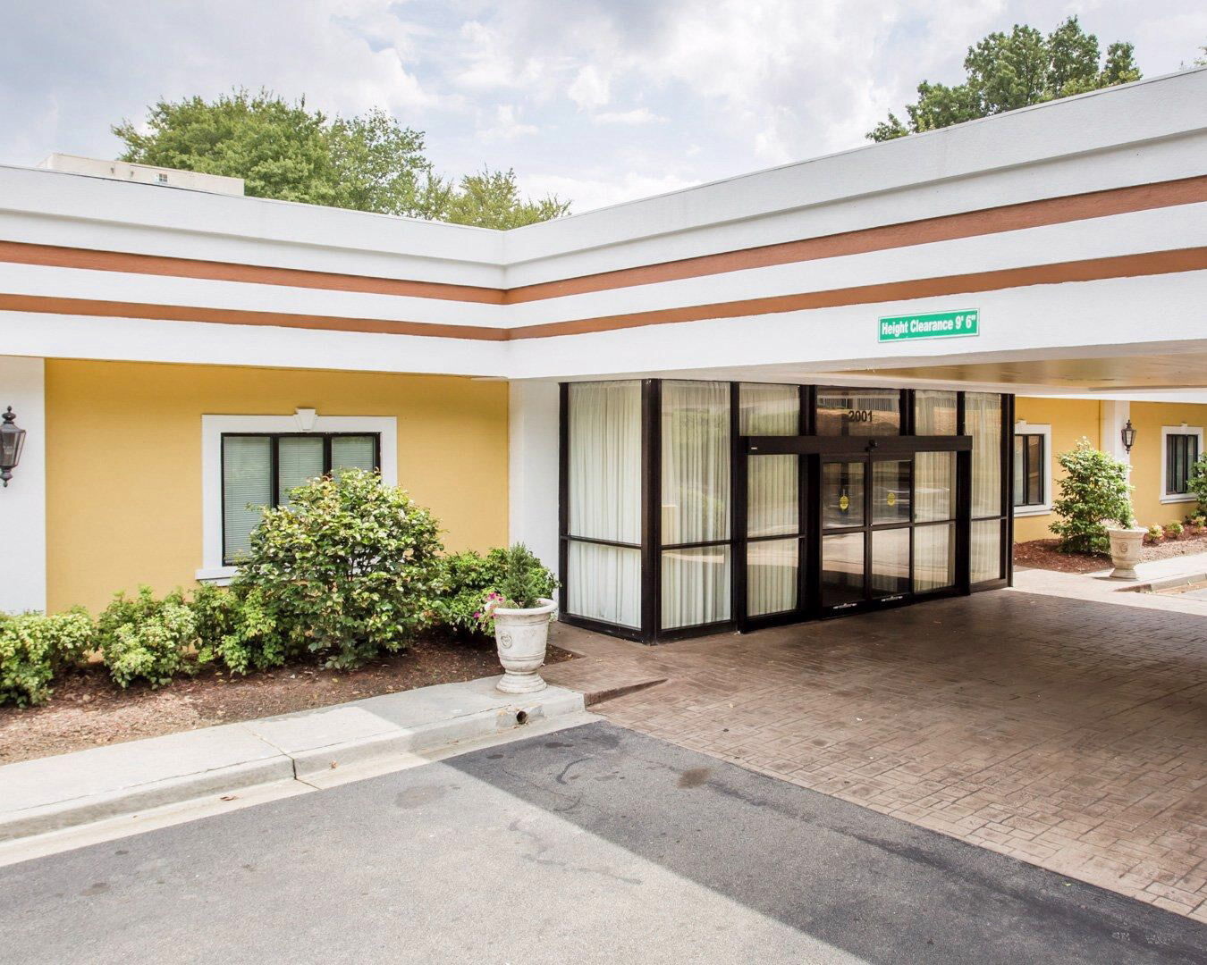 Budgetel Inn & Suites Atlanta Доравилл Экстерьер фото